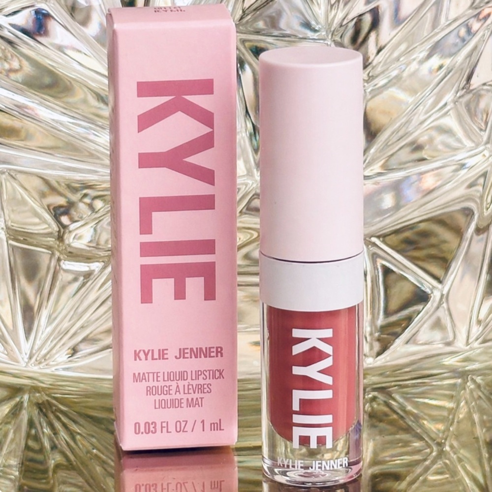 Kylie Matte Liquid Lipstick, 808 Mini